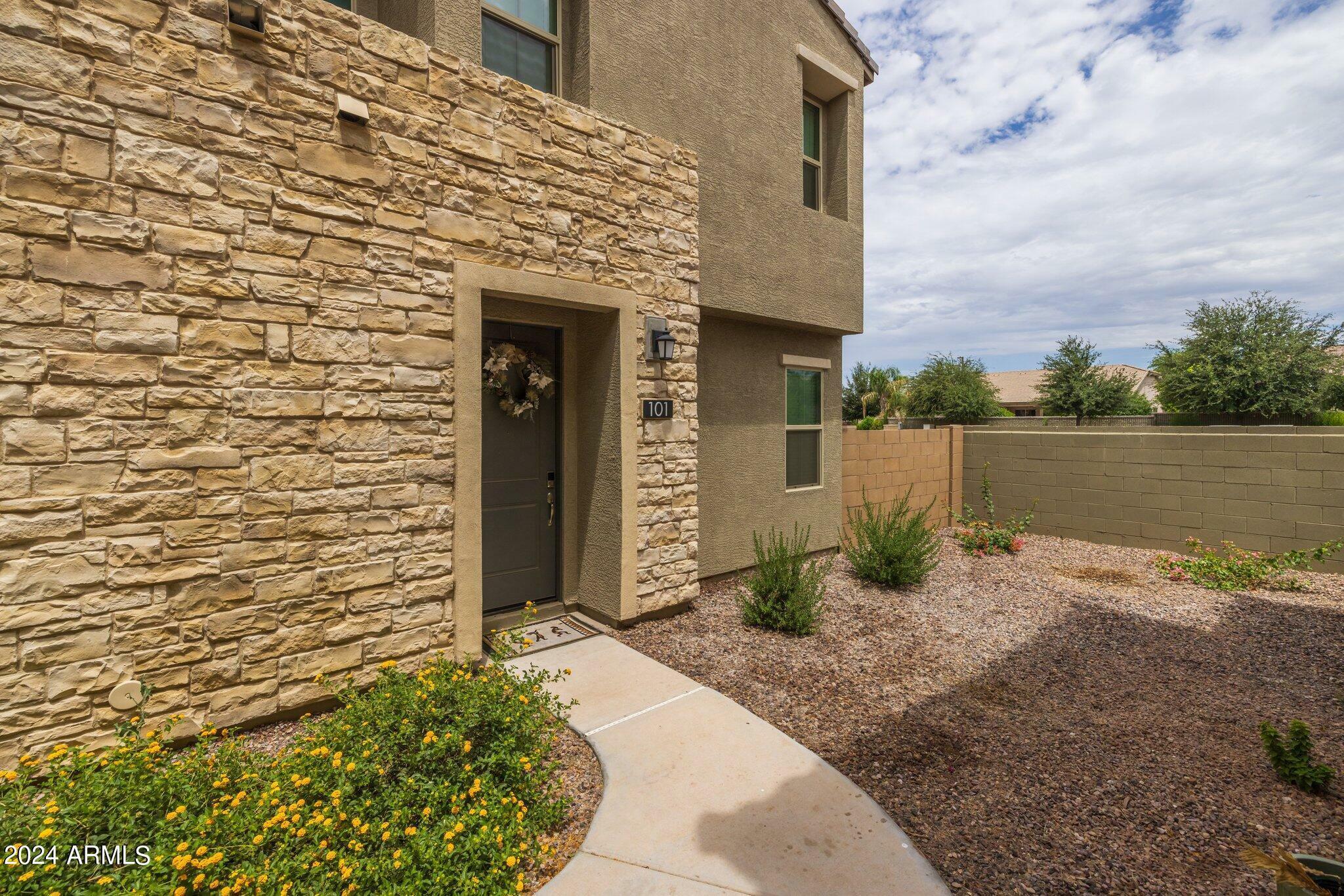 Property Photo:  730 E Zesta Lane 101  AZ 85297 