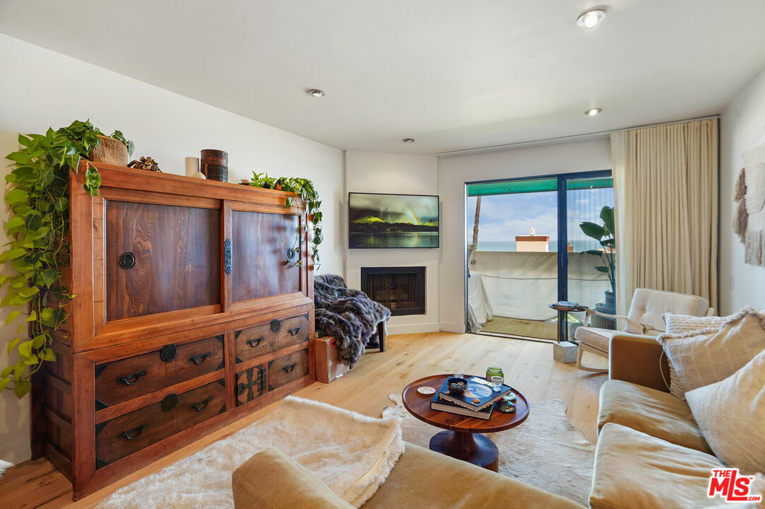 Property Photo:  26666   Seagull Way C102  CA 90265 