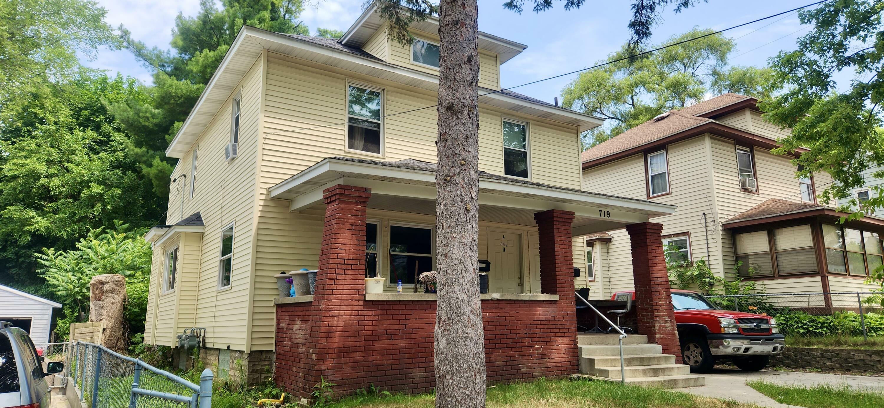 Property Photo:  719 Delaware Street SE  MI 49507 