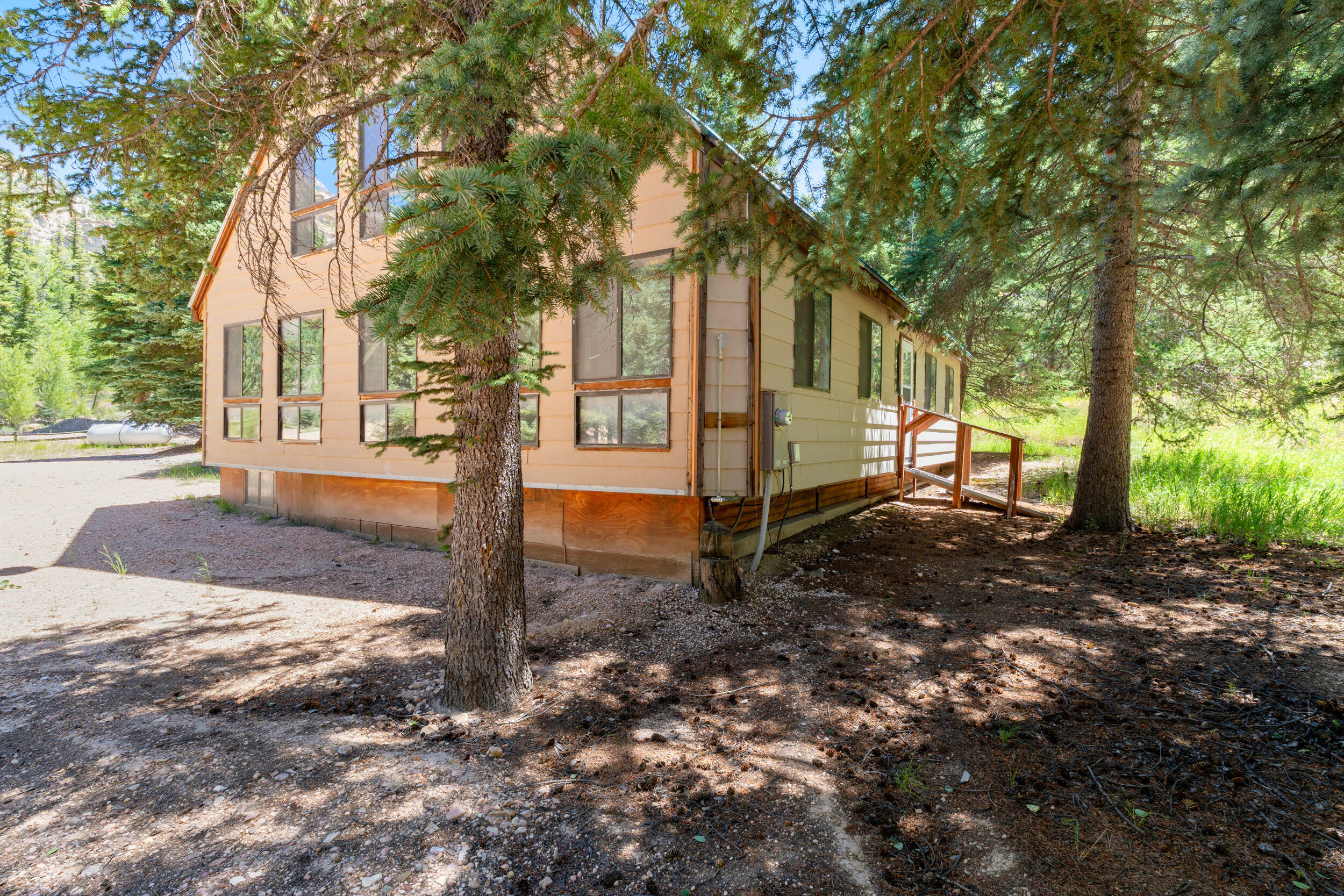 Property Photo: 3655 E Sequoia Dr UT 84741
