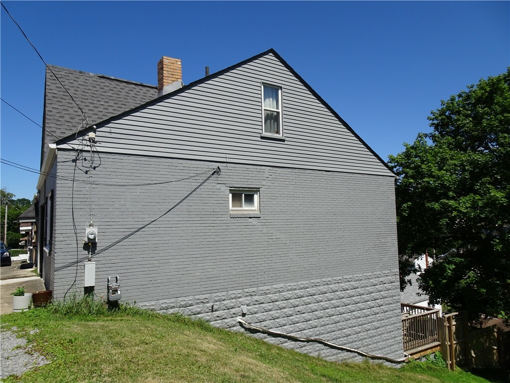 Property Photo:  3133 May St  PA 15234 