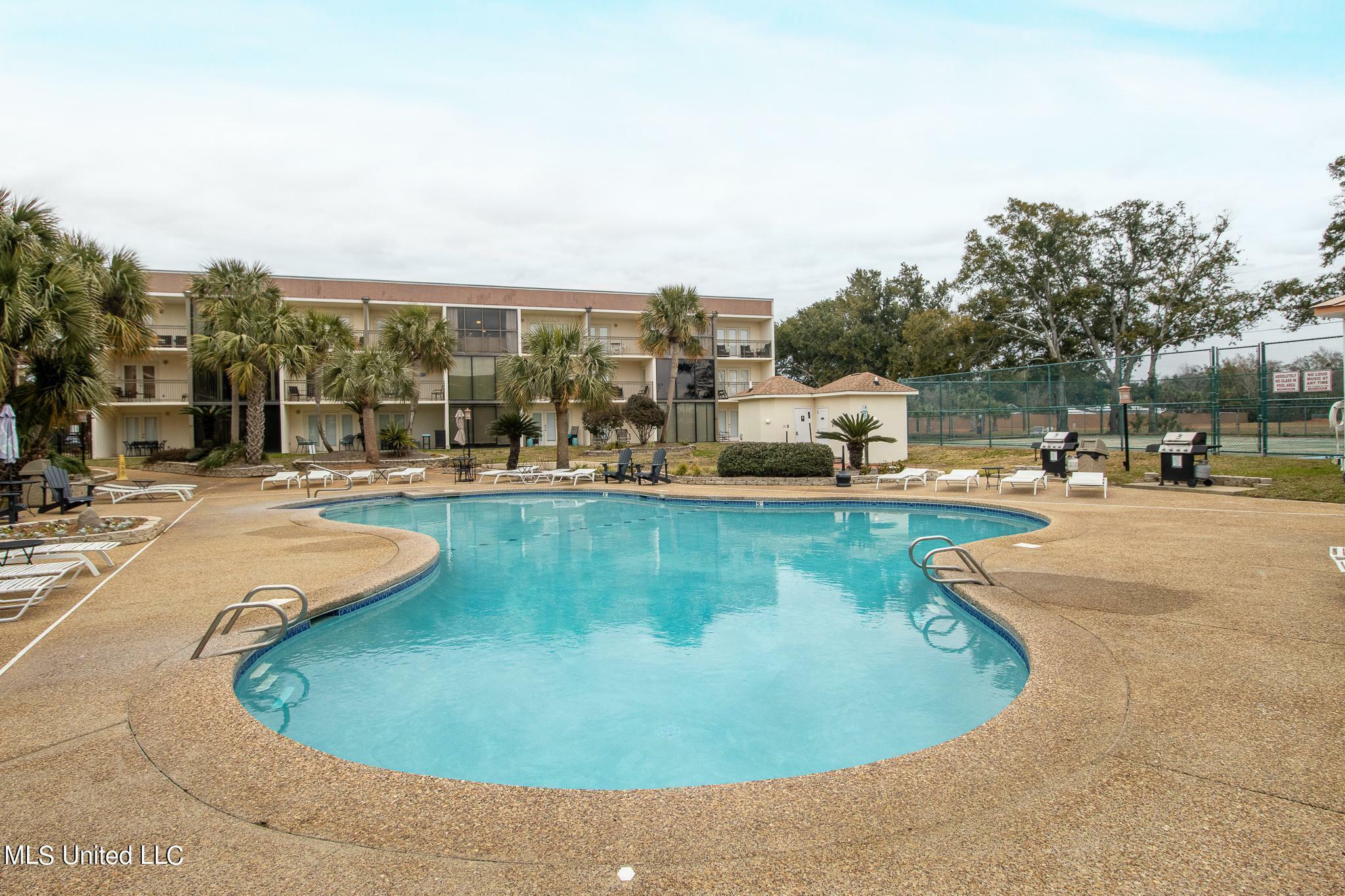 Property Photo:  2046 Beach Boulevard  MS 39531 