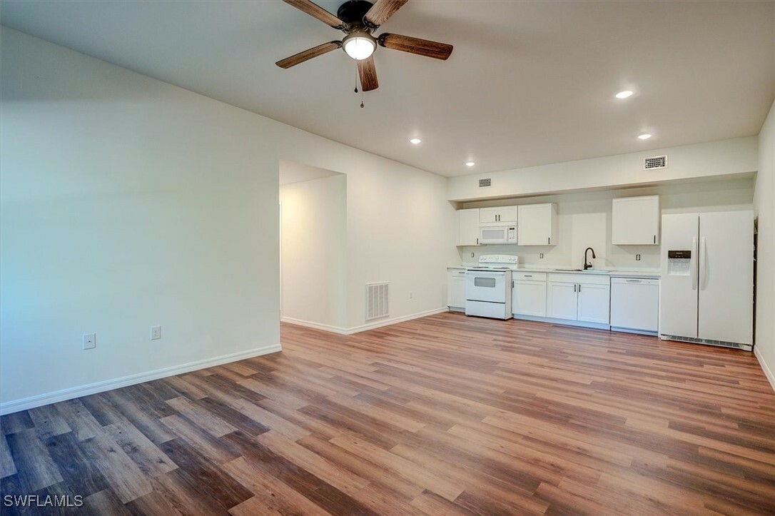 Property Photo: 3835 Lora Street FL 33916