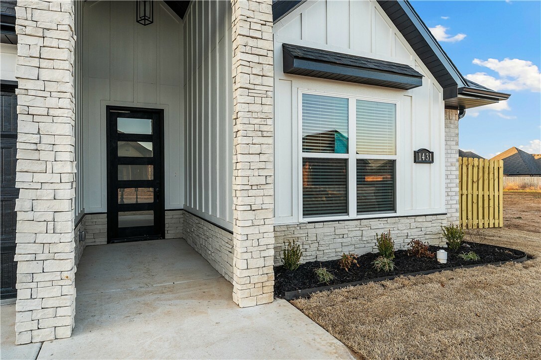 Property Photo: 1431 Tiffany Street AR 72719