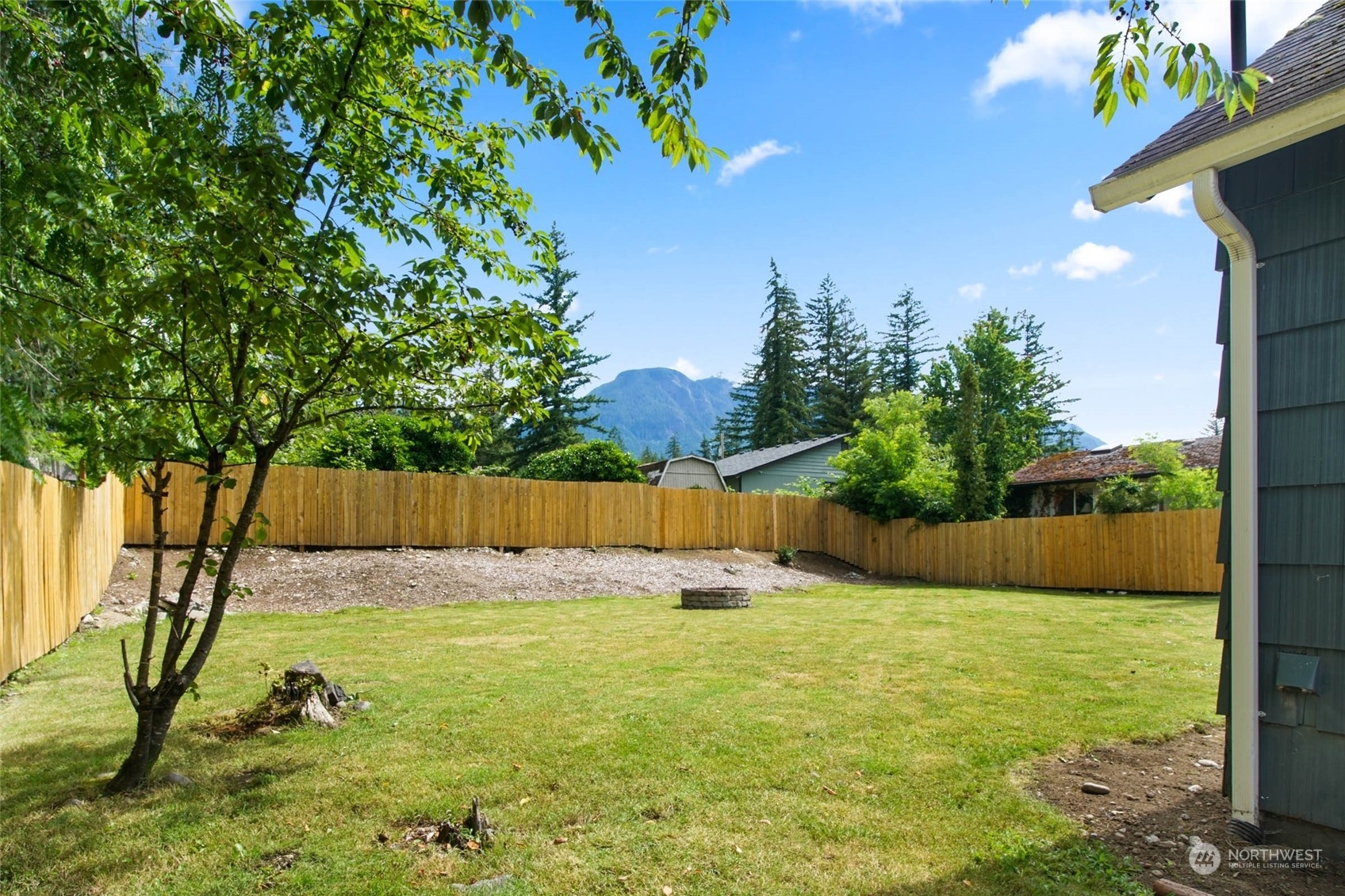 Property Photo:  521 Lewis Avenue  WA 98251 