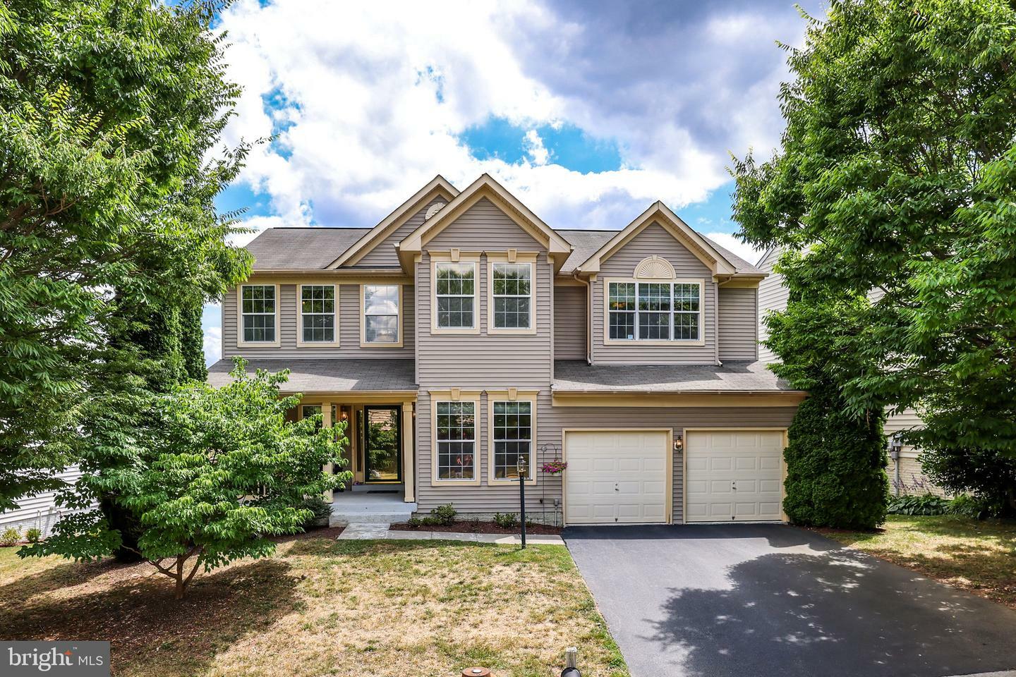 Property Photo:  434 E Loudoun Valley Drive  VA 20132 