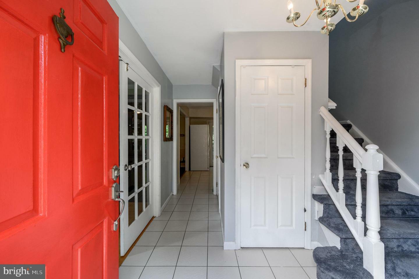 Property Photo:  6 Cartwright Drive W  NJ 08550 