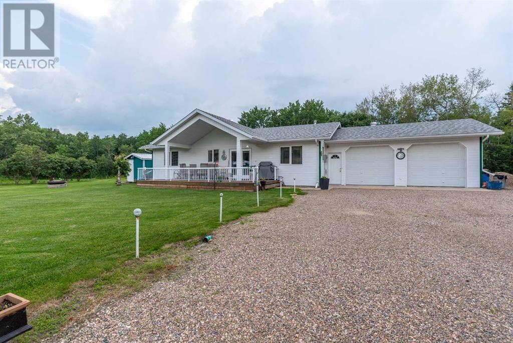 Property Photo: 202 Lakeshore Drive SK S0M 2T0