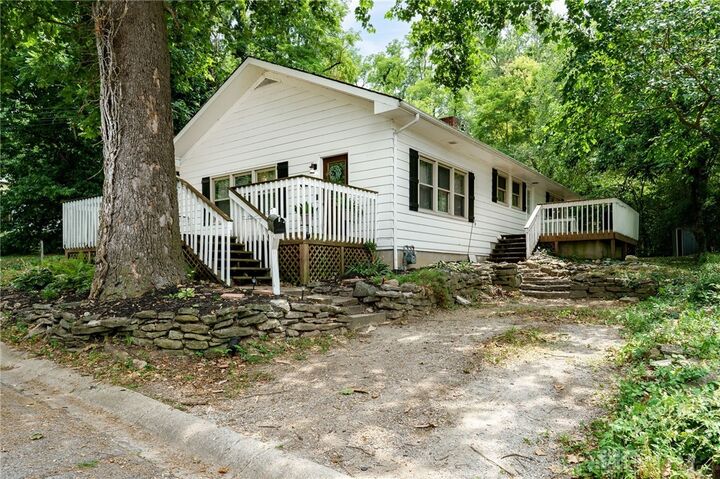 212 Hollyhock Street  Franklin OH 45005 photo