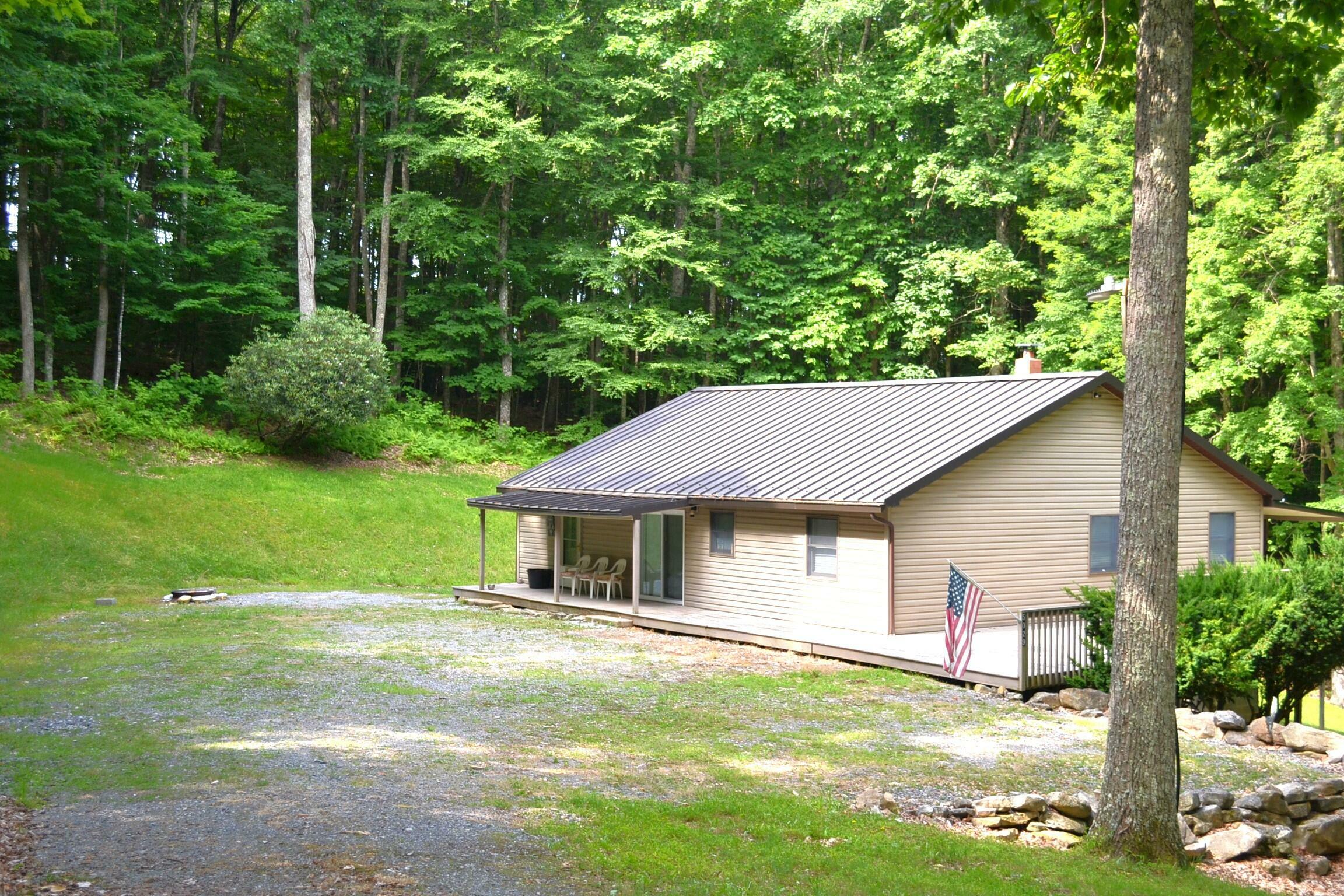 Property Photo:  5029 Lobelia Rd  WV 24946 