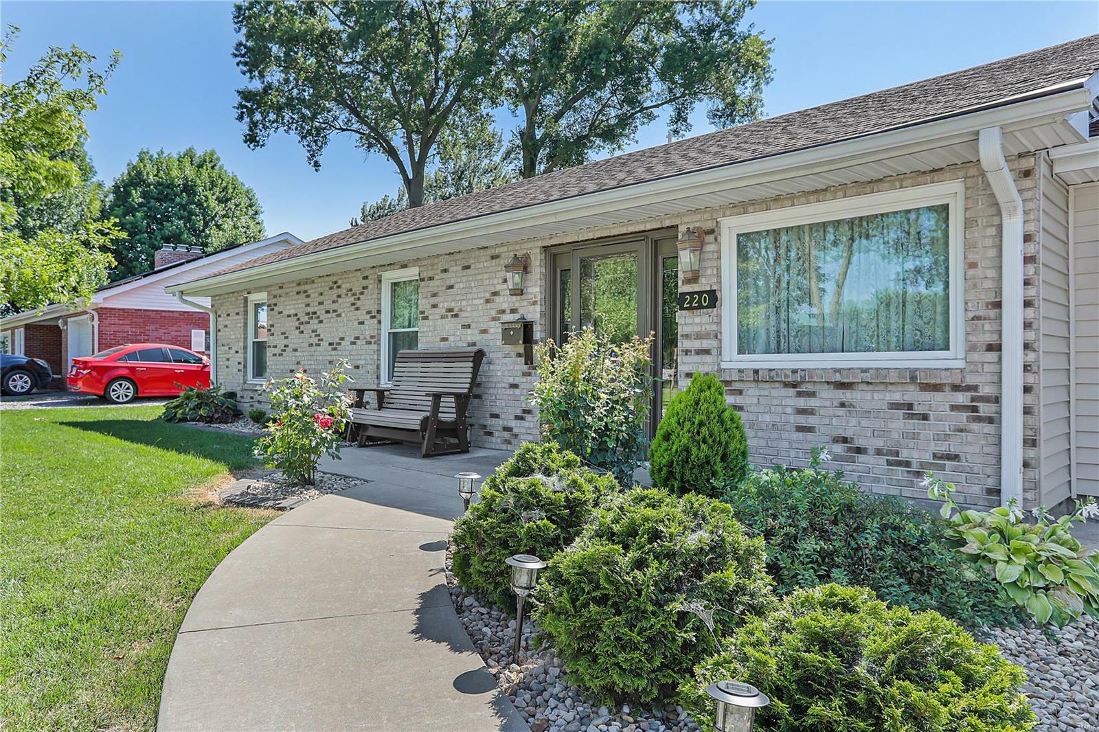 Property Photo:  220 East Drive  IL 62257 