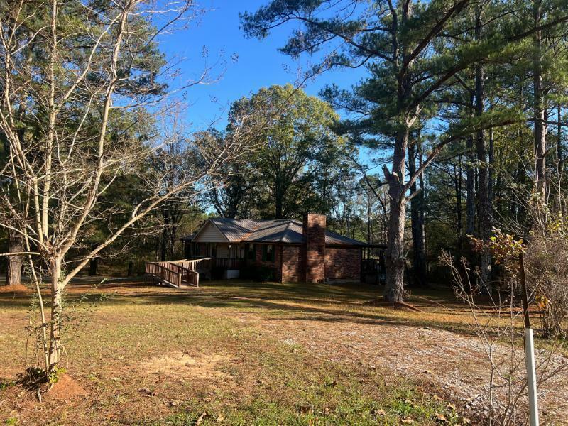 Property Photo: 1367 State Park Road MS 38857