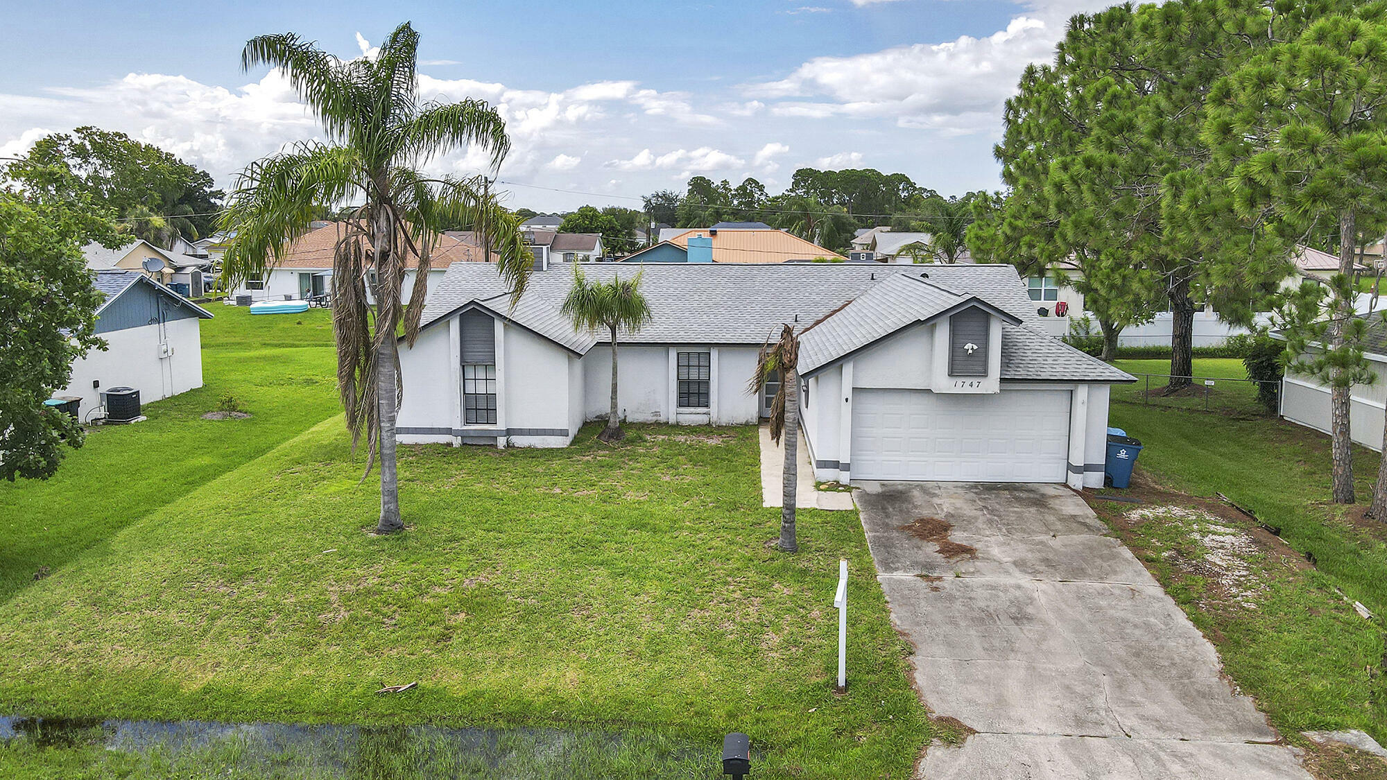 Property Photo:  1747 Parrsboro Street NW  FL 32907 