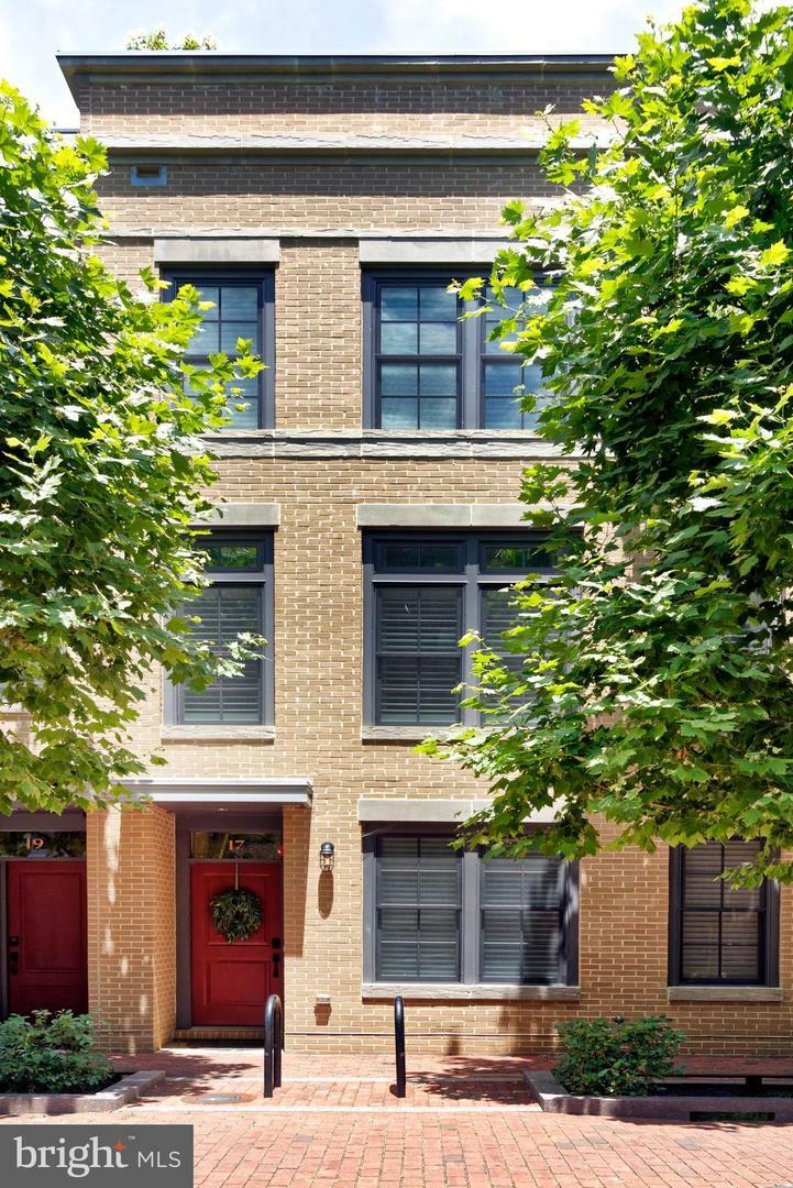 17 Pioneer Mill Way  Alexandria VA 22314 photo
