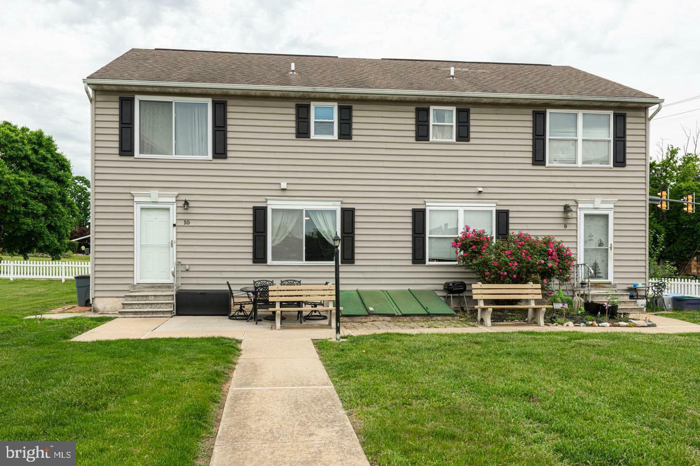 Property Photo: 10 Terry Court PA 19335