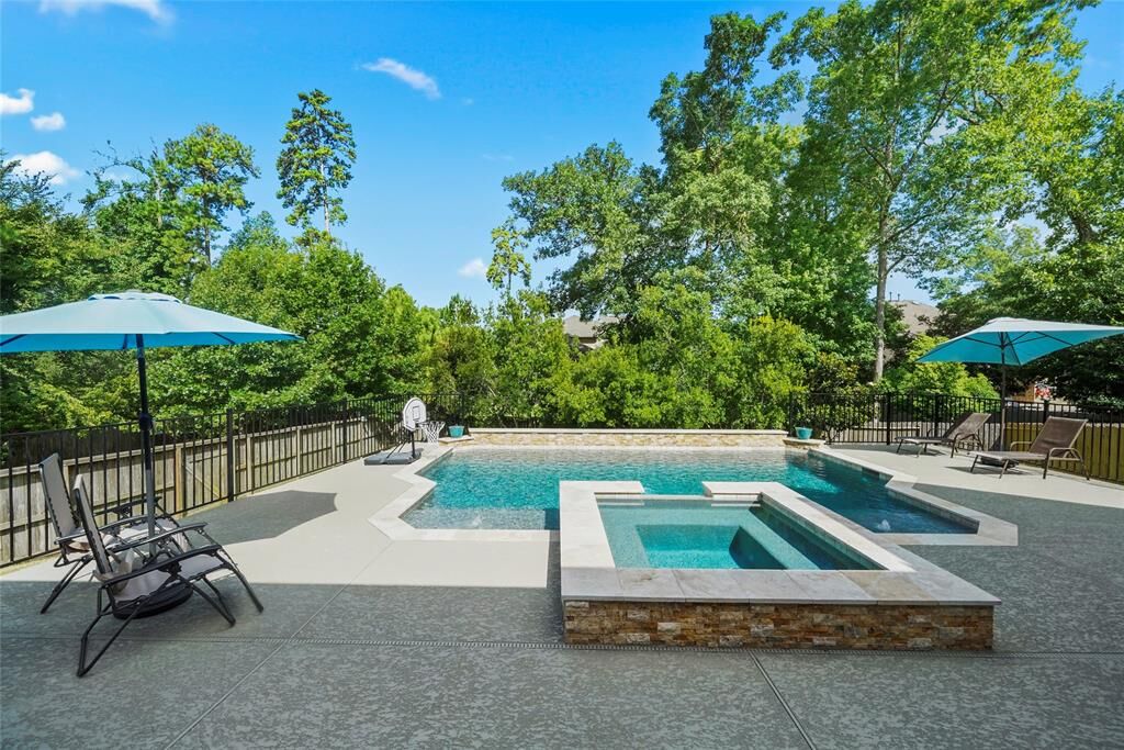 Property Photo:  1904 Graystone Hills Drive  TX 77304 