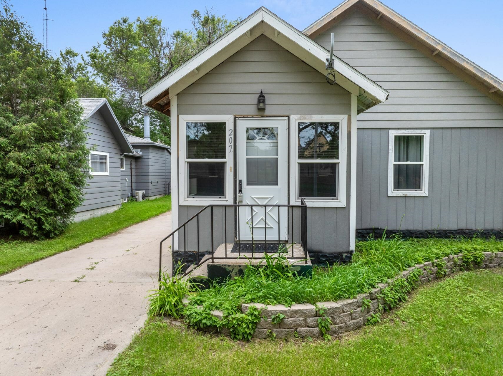 Property Photo:  207 N Central Ave  ND 58761 