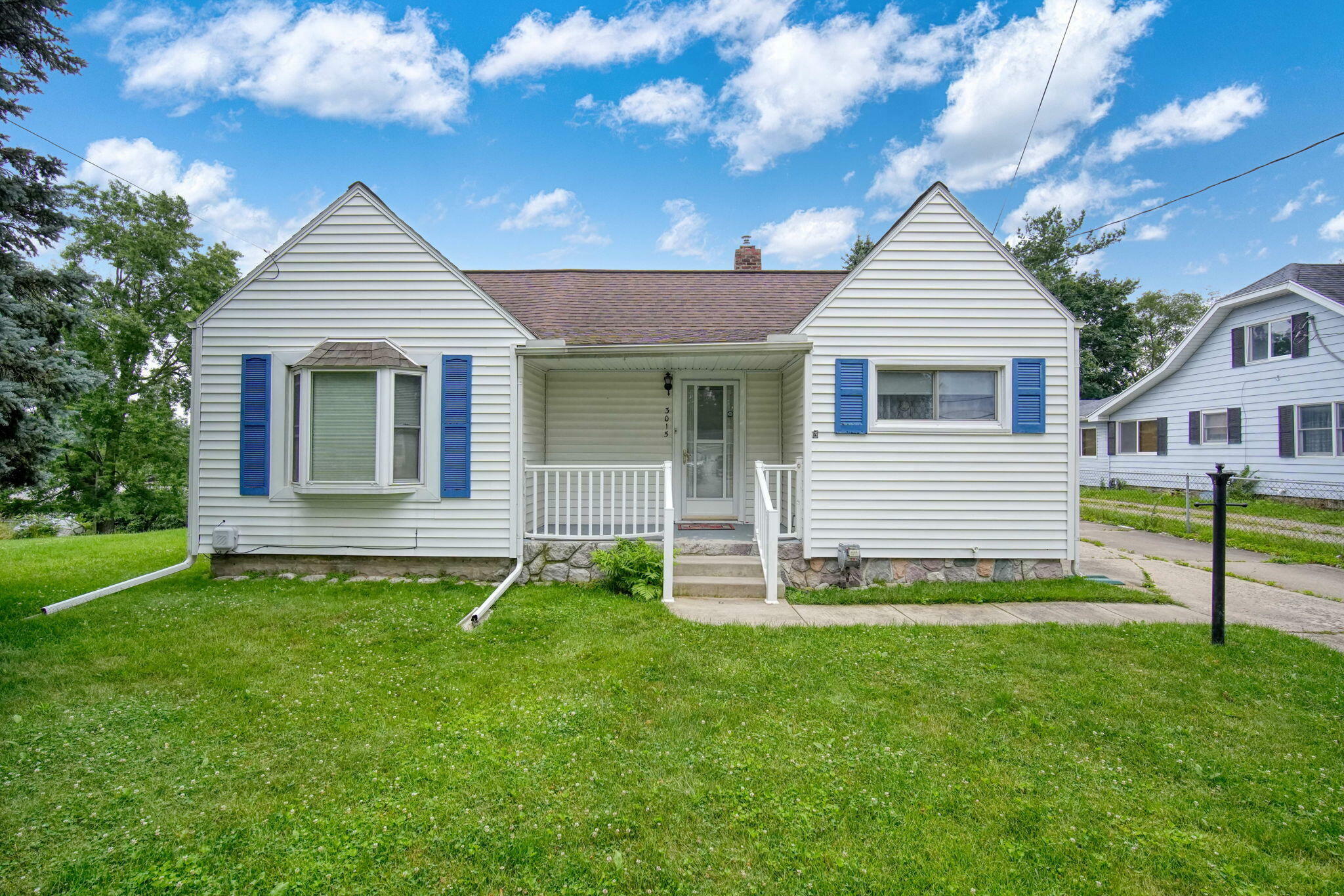 Property Photo:  3015 Charlotte Street  MI 49202 