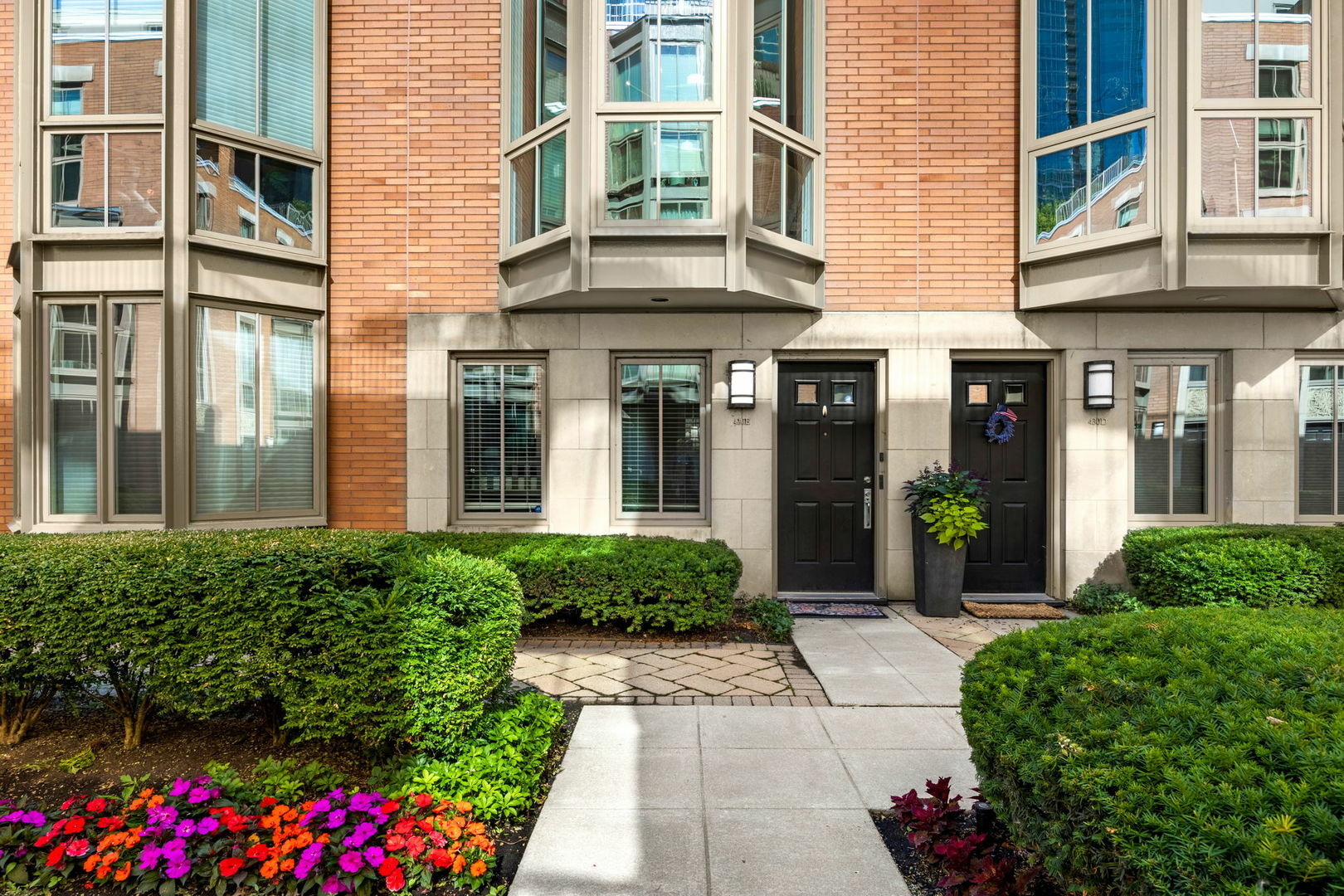 Property Photo:  430 E North Water Street E  IL 60611 