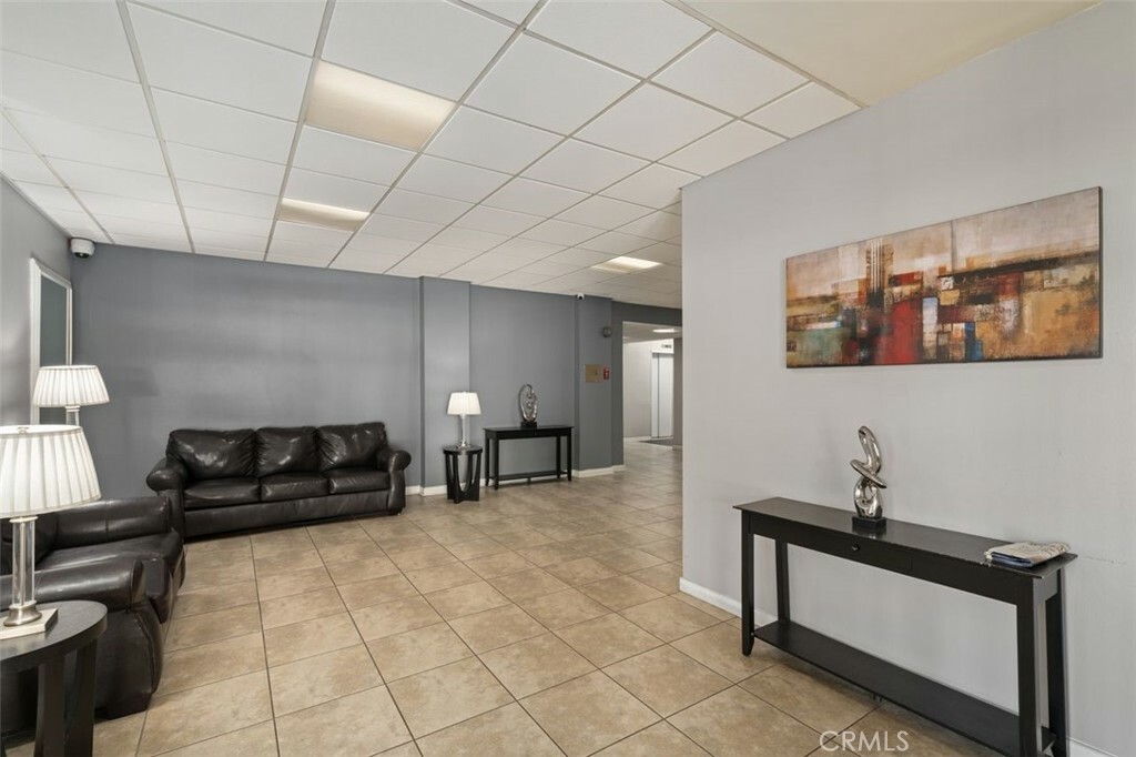 Property Photo:  225 N Rose Street 408  CA 91505 