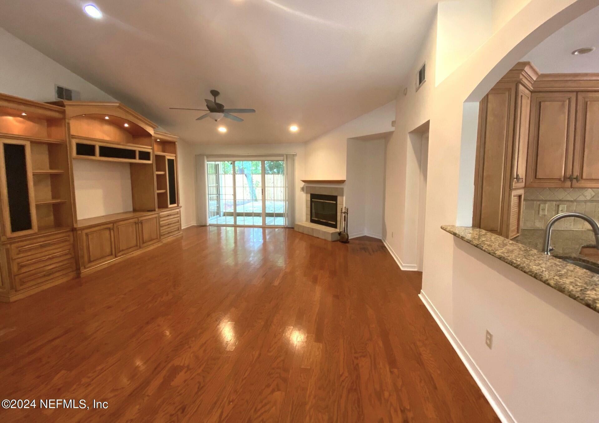 Property Photo:  8070 Dickie Drive  FL 32216 