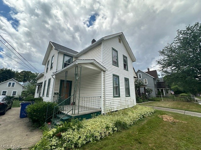 3231 Riverside Avenue  Cleveland OH 44109 photo