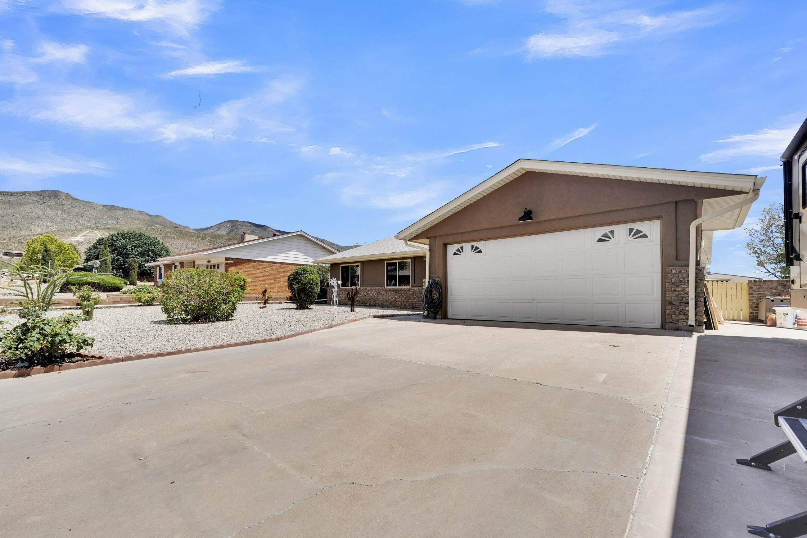 Property Photo: 3110 Shawnee Trl NM 88310