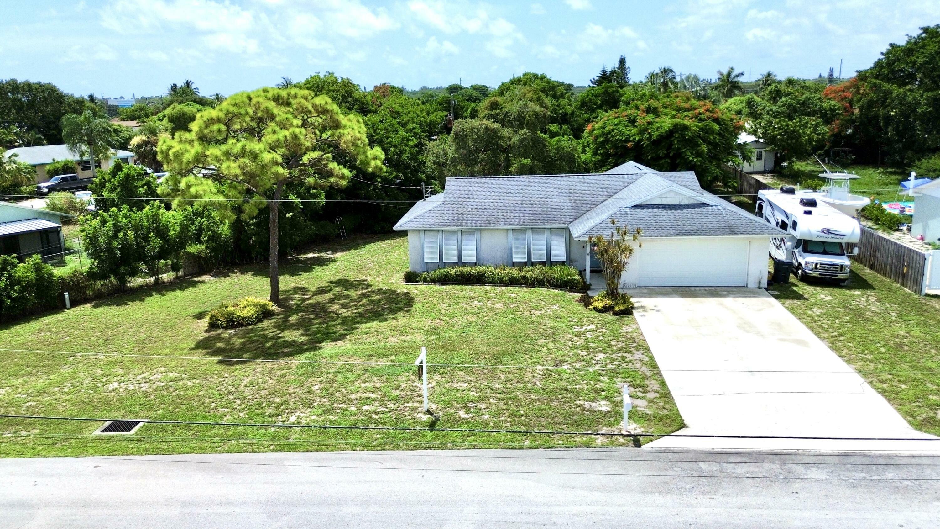 Property Photo:  2704 Park Drive  FL 33462 