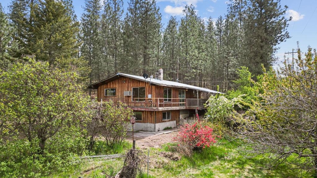 Property Photo:  5600 W Scotts Valley Rd  WA 99006 