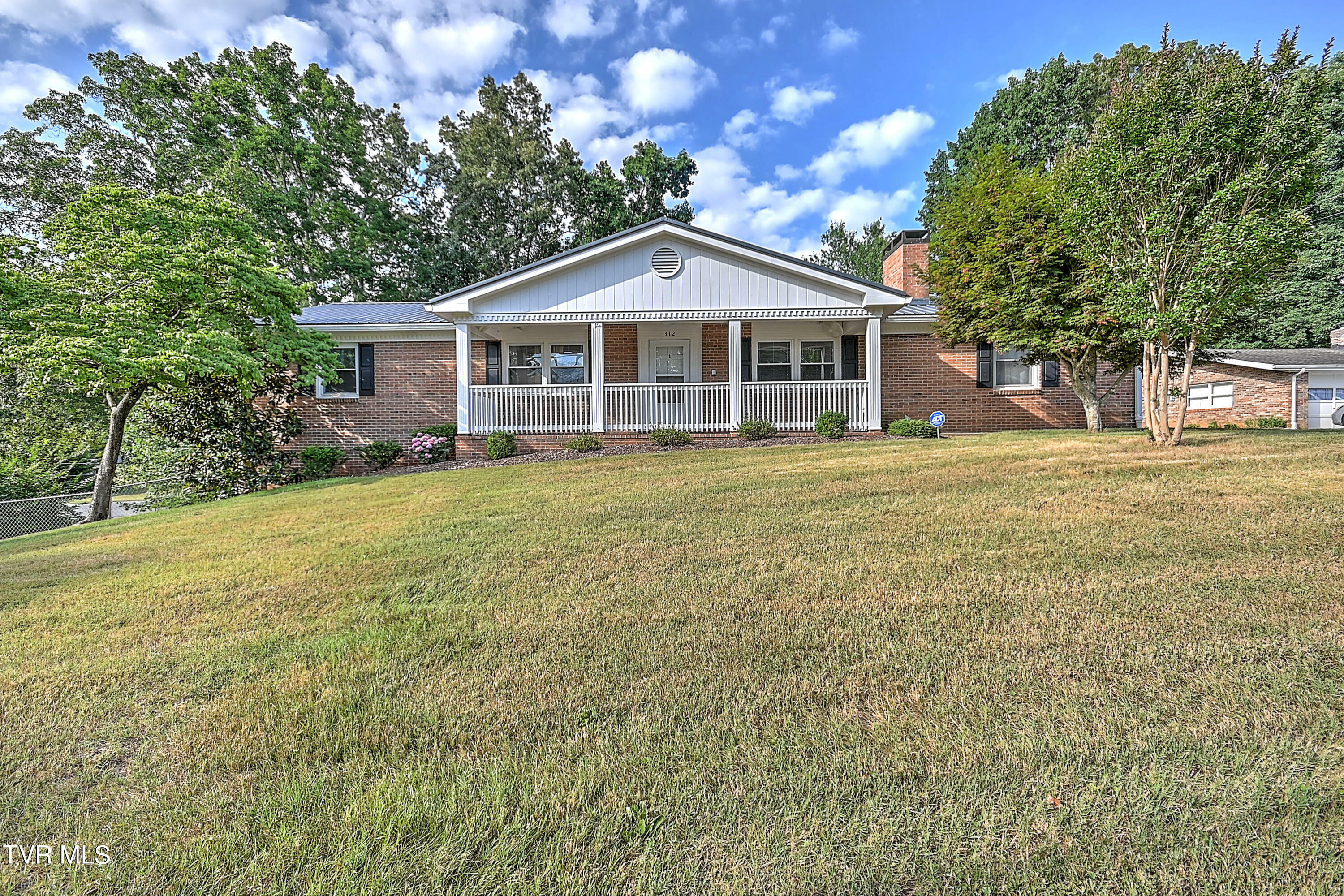 312 Pinecrest Drive  Greeneville TN 37743 photo