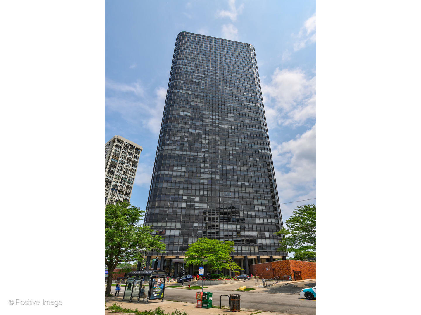 Property Photo: 5415 N Sheridan Road 4615 IL 60640