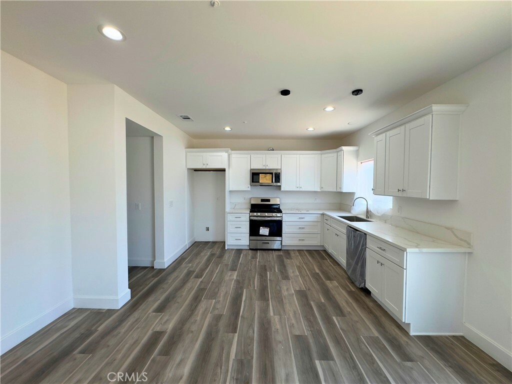 Property Photo:  760 Parkway  CA 92530 