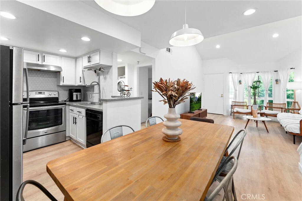 Property Photo:  895 W 34th Street F  CA 90806 