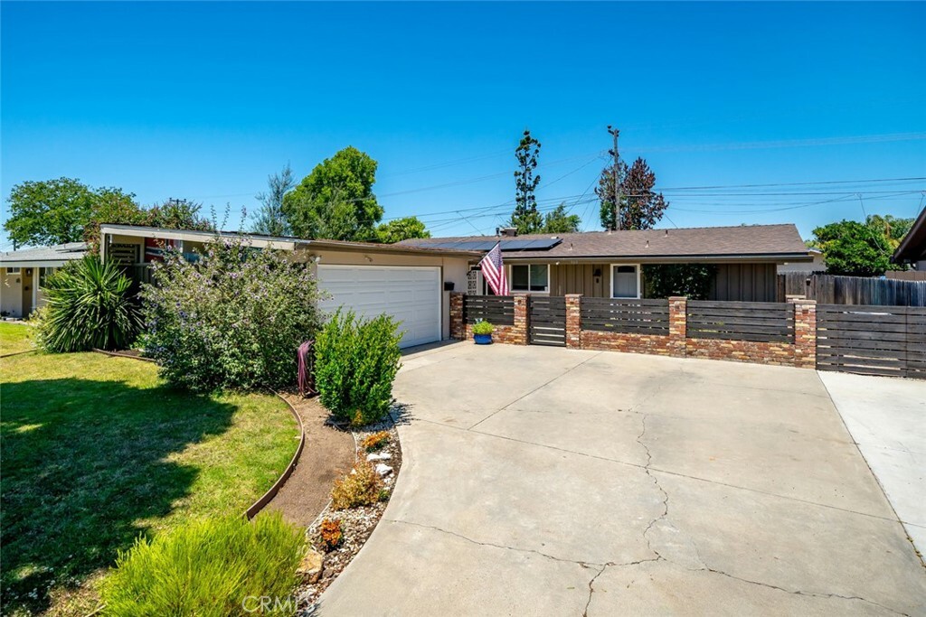 Property Photo:  909 Armstrong Avenue  CA 93454 