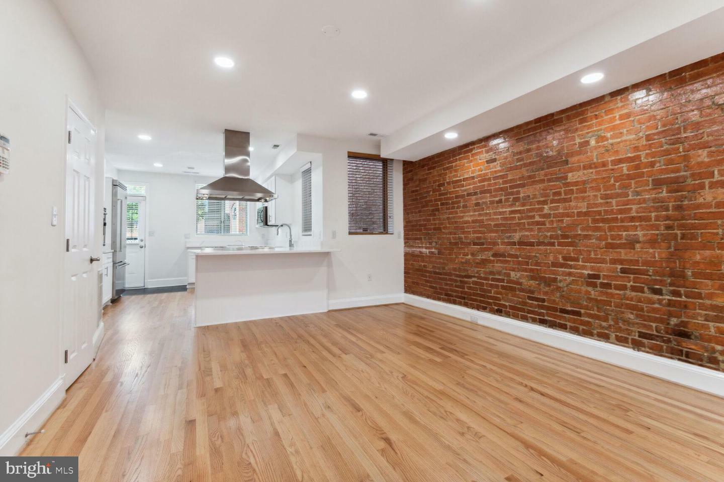 Property Photo:  507 G Street NE  DC 20002 