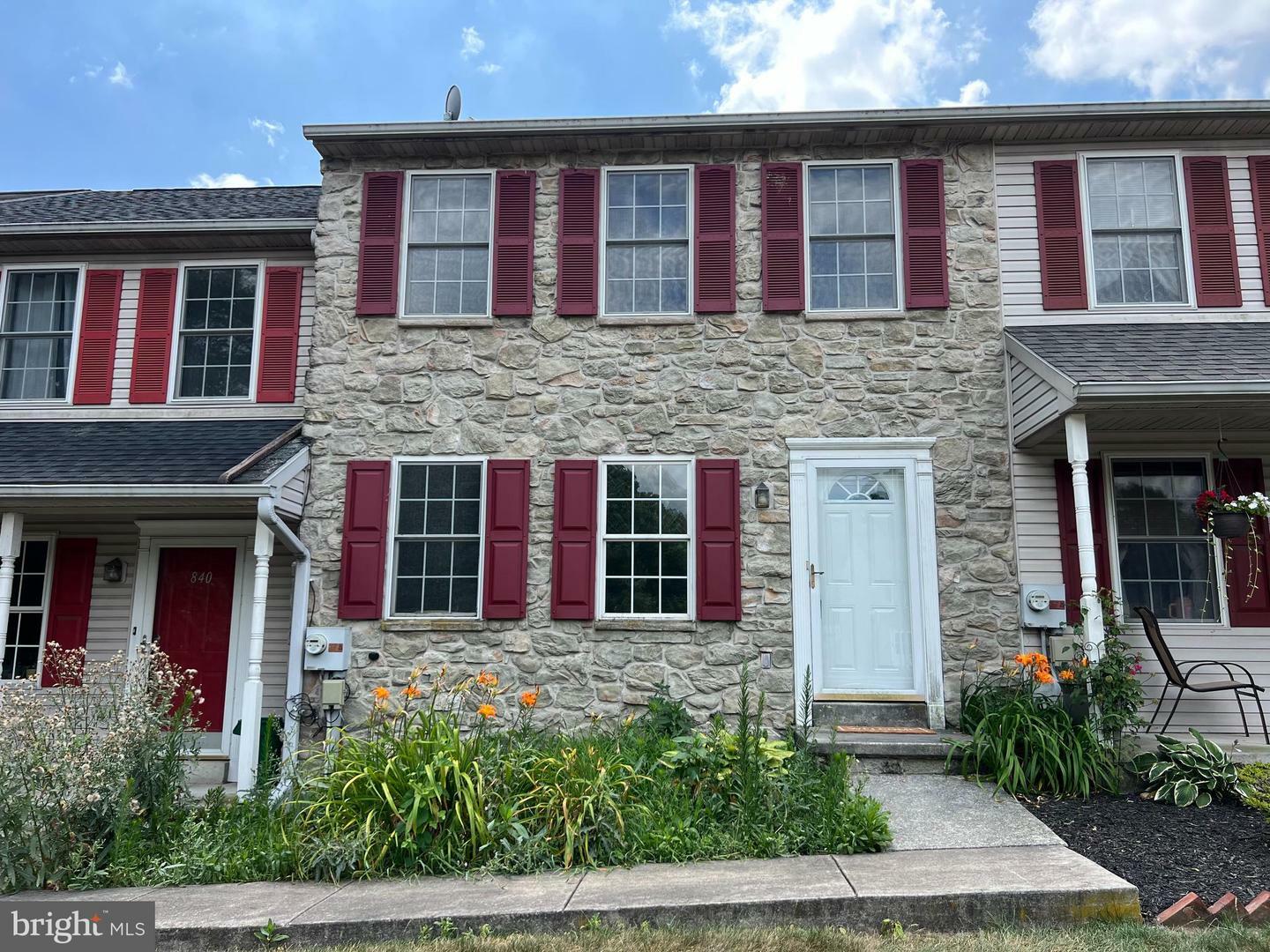 Property Photo:  838 Knoll Drive  PA 17552 