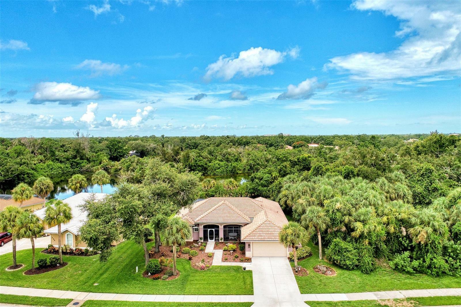 Property Photo:  498 Lake Of The Woods Drive  FL 34293 