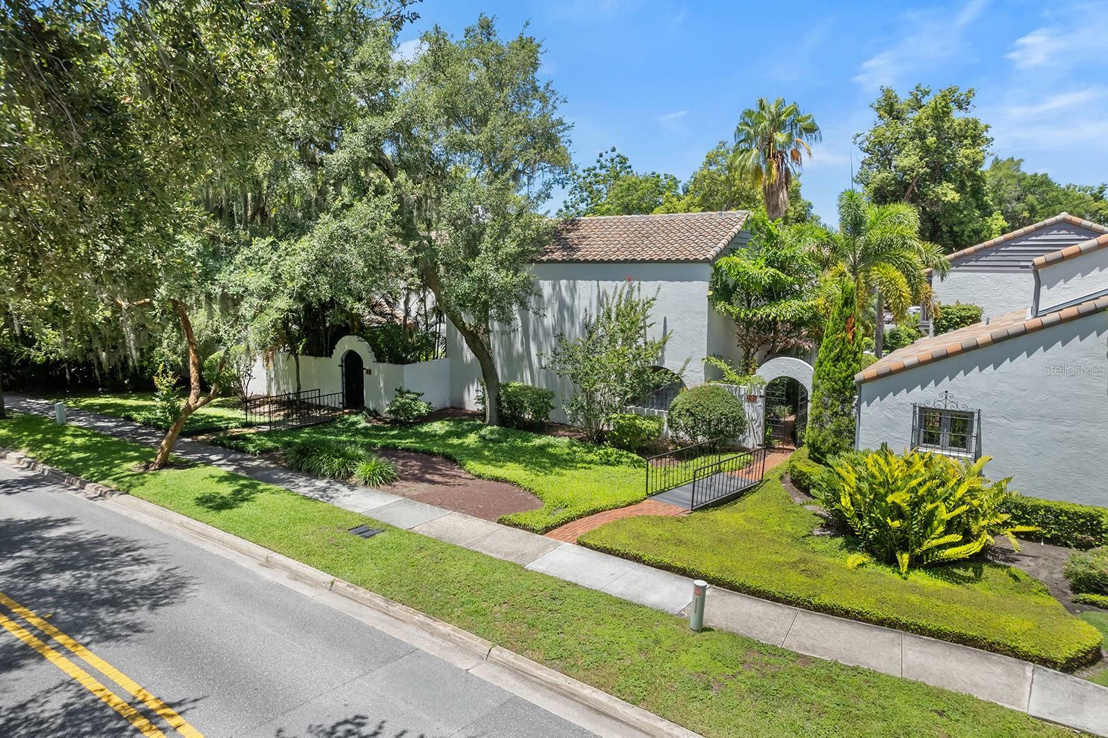 Property Photo:  627 N Interlachen Avenue B  FL 32789 