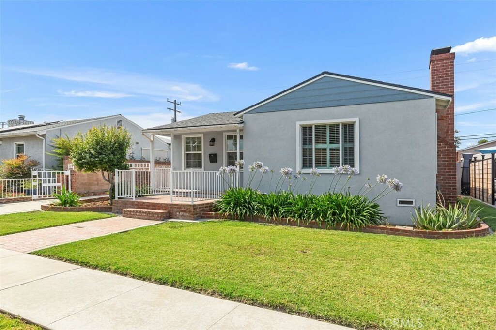 Property Photo:  5318 E Hanbury Street  CA 90808 