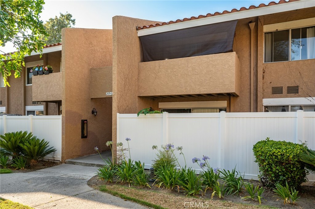 Property Photo:  1101 W Macarthur Boulevard 212  CA 92707 