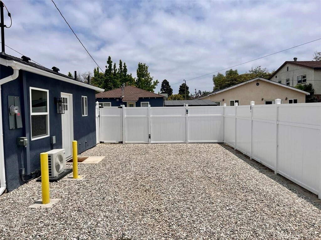 Property Photo:  825 Acacia Ave.  CA 90501 