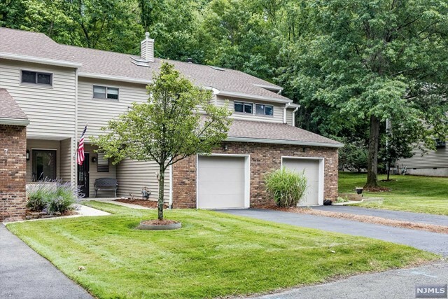 Property Photo:  11 Lockley Court  NJ 07470 