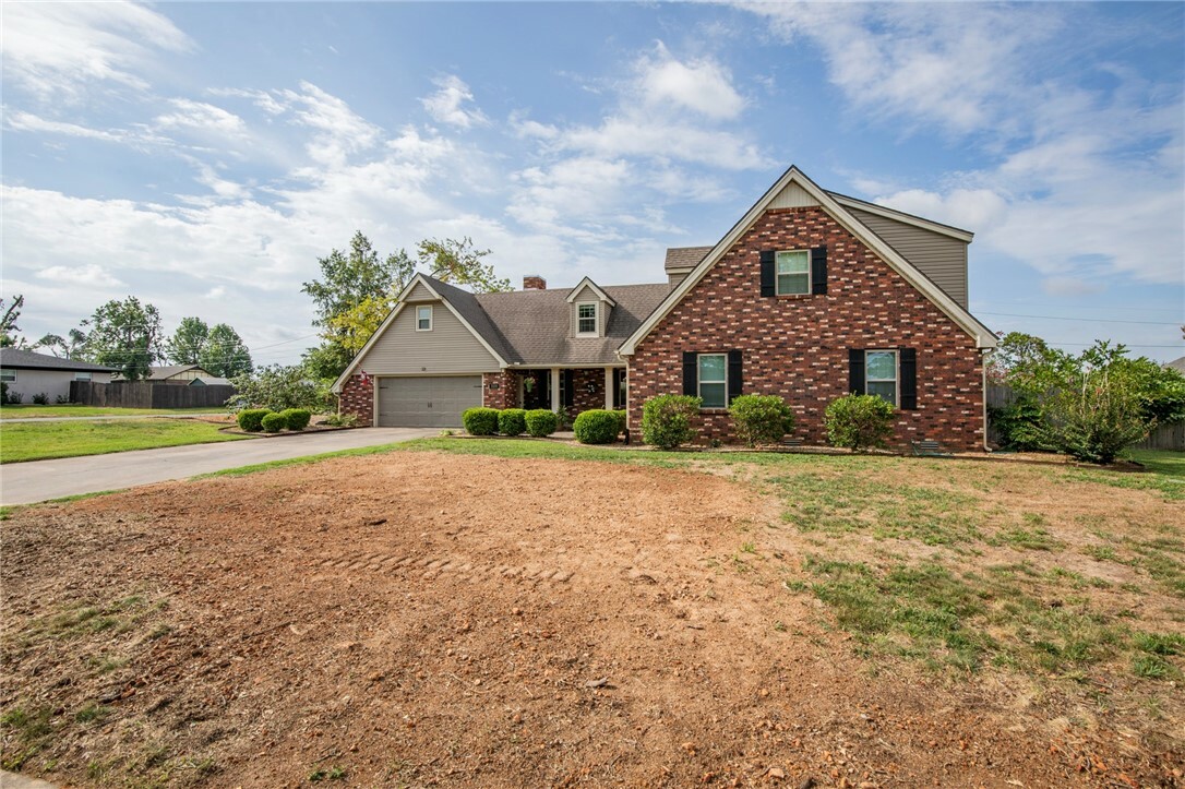 Property Photo:  1600 W Dogwood Street  AR 72758 