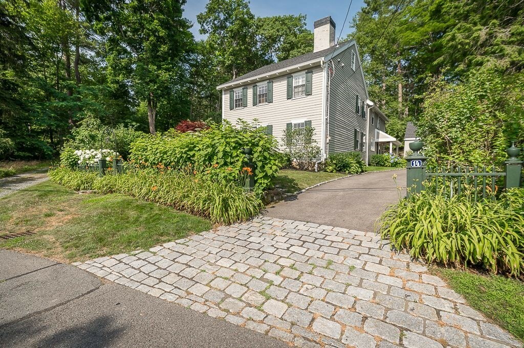 Property Photo:  14 Thissell Street  MA 01915 