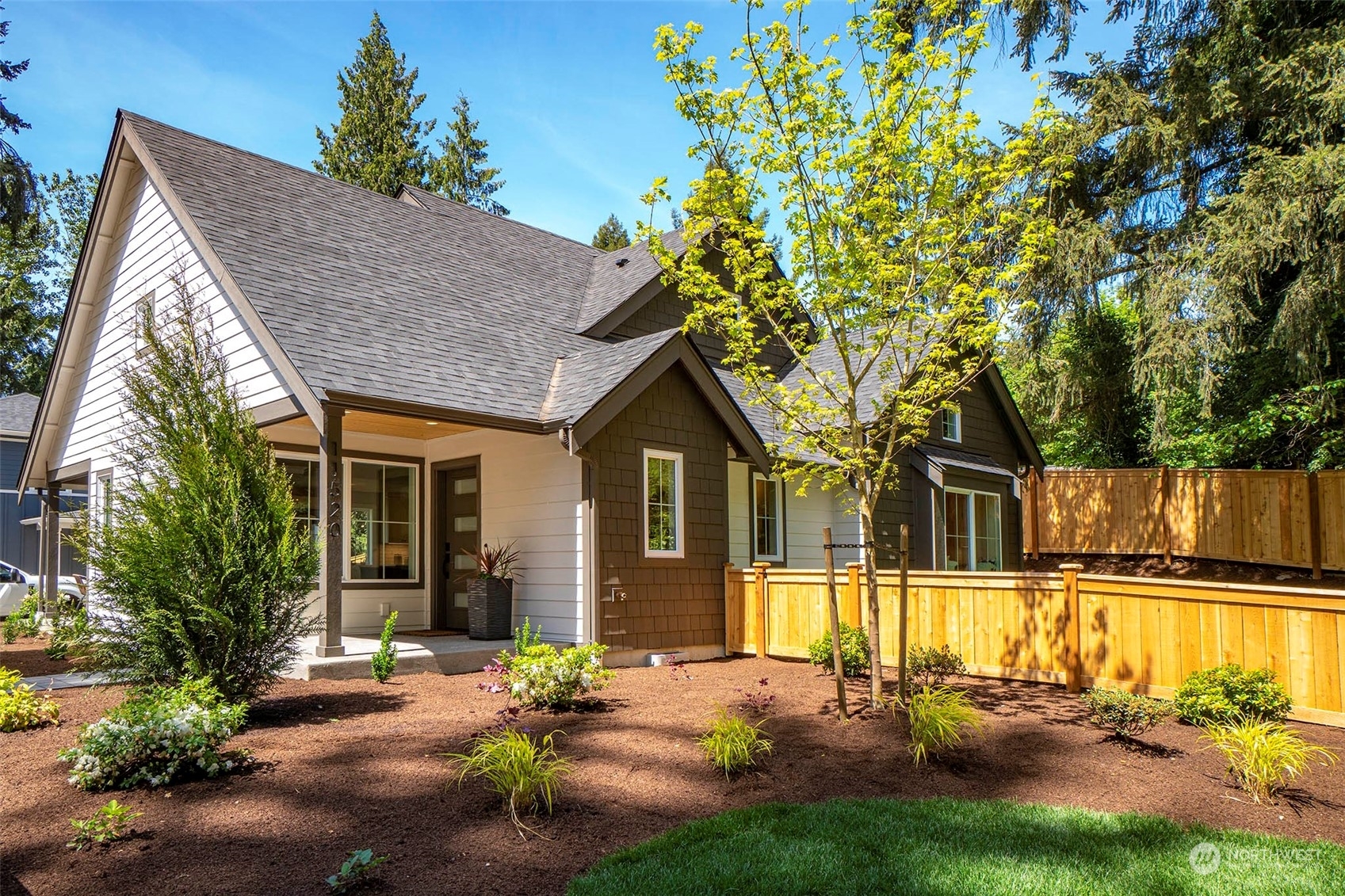 Property Photo:  11524 NE 53rd Street  WA 98033 