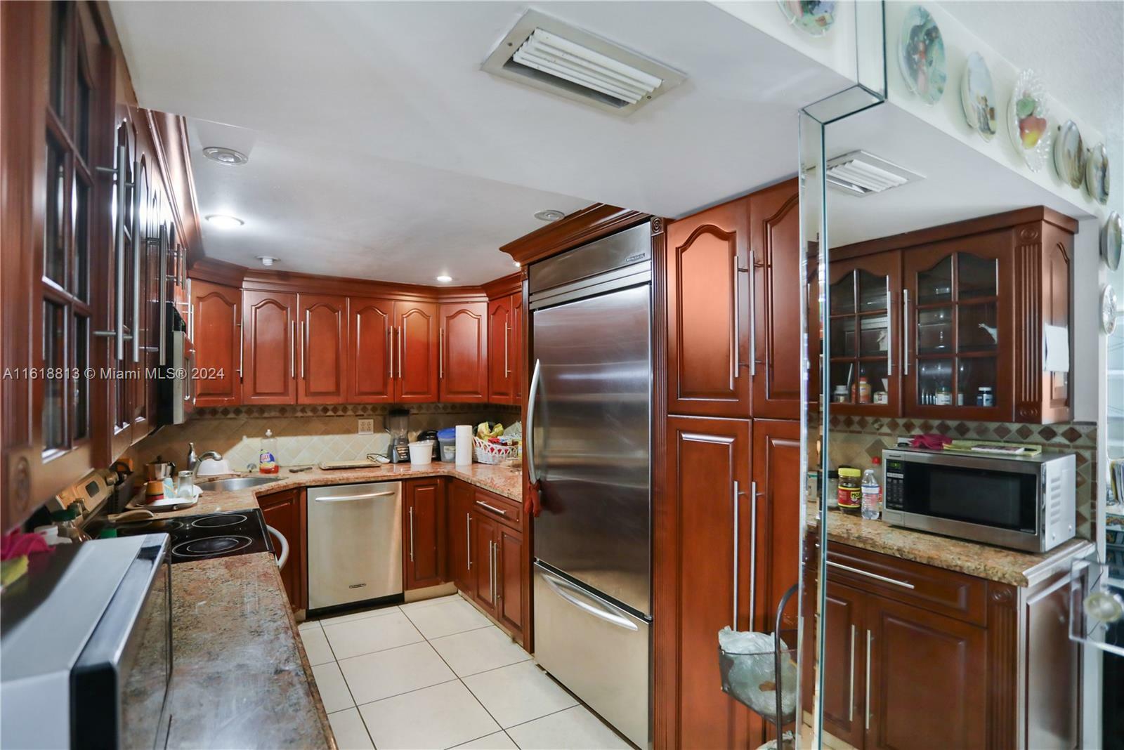 Property Photo:  6039 Collins Ave 607  FL 33140 