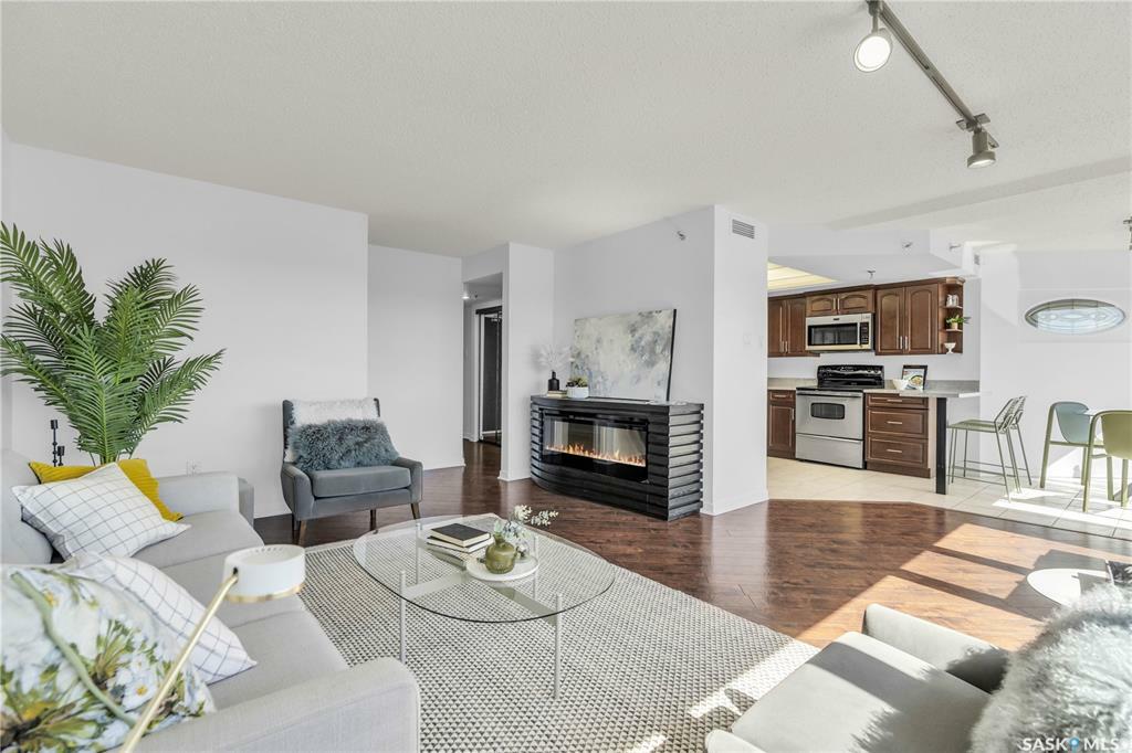 Property Photo:  424 Spadina Crescent E 960  SK S7K 6X7 