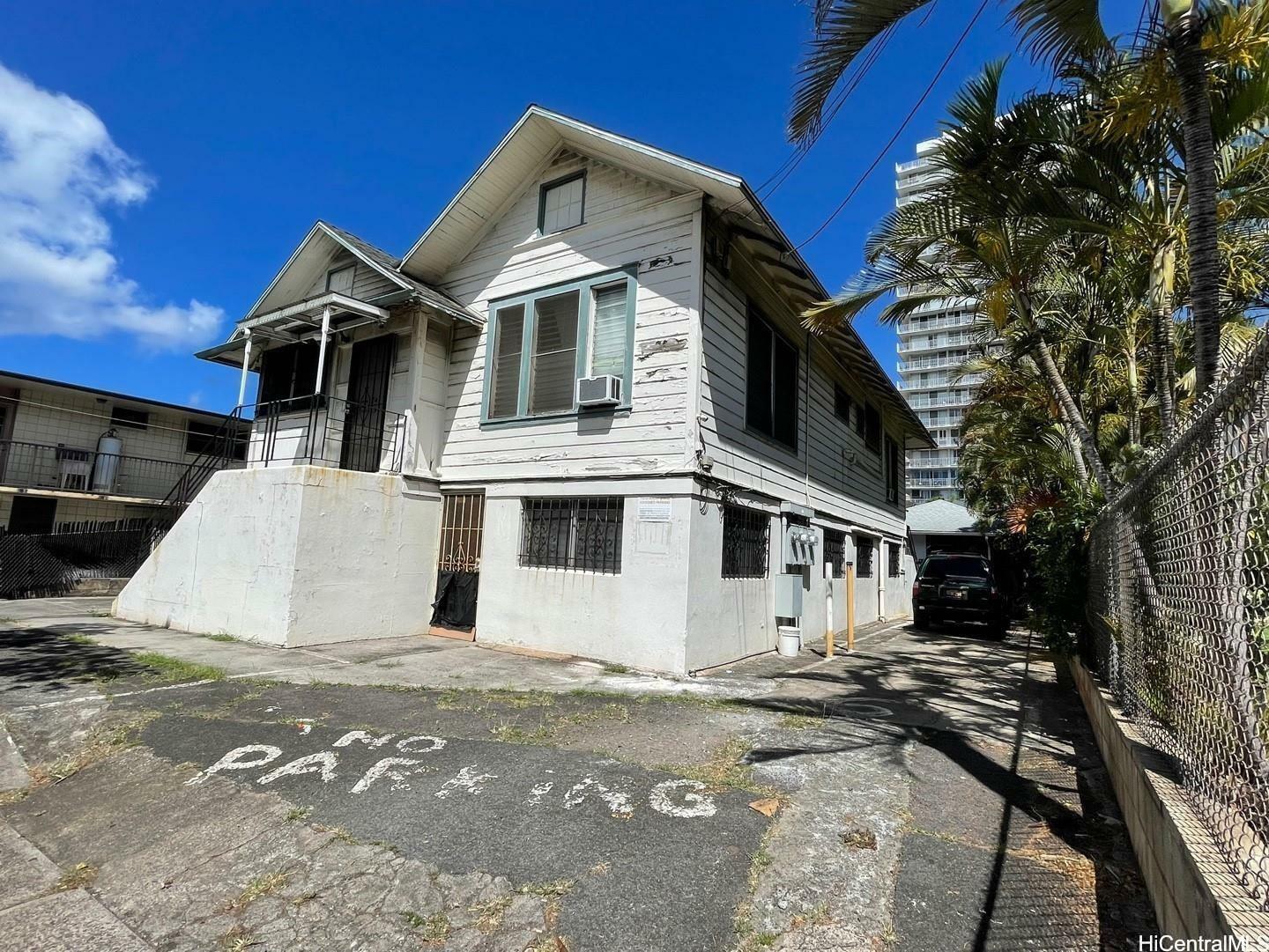 Property Photo:  1542 Keeaumoku Street  HI 96822 