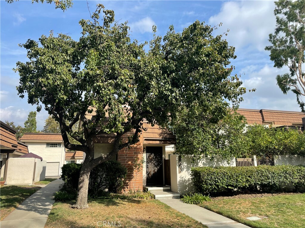 Property Photo:  10454 Larwin Avenue  CA 91311 