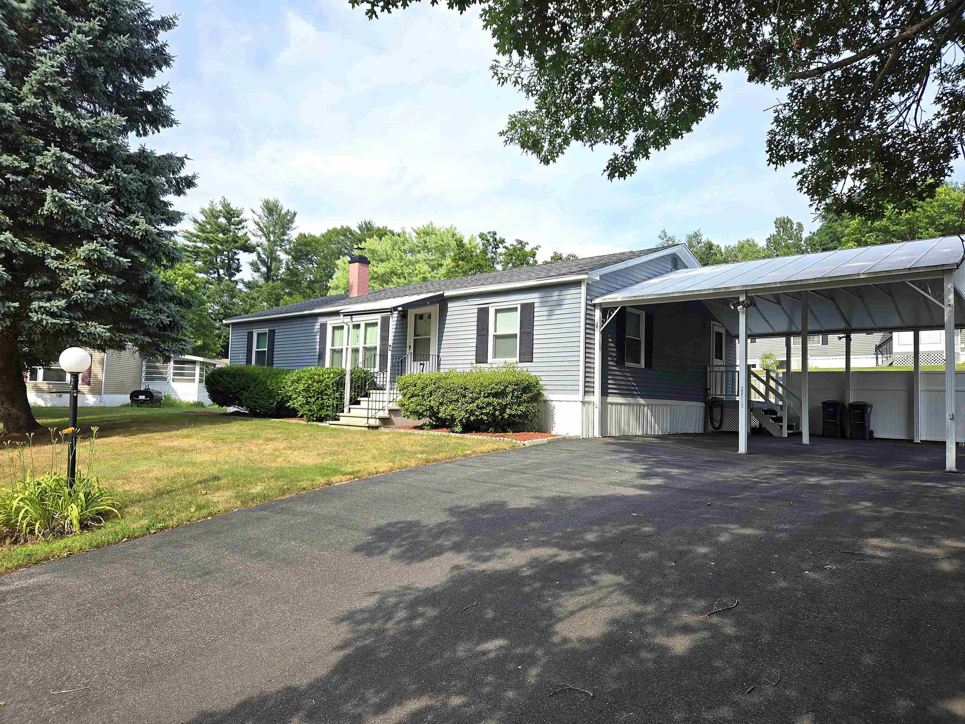 Property Photo:  7 Kyle Avenue  NH 03106 